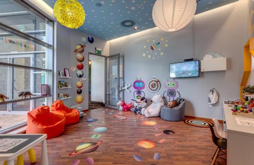 375937808 Holiday Inn Resort Warsaw Józefów by IHG