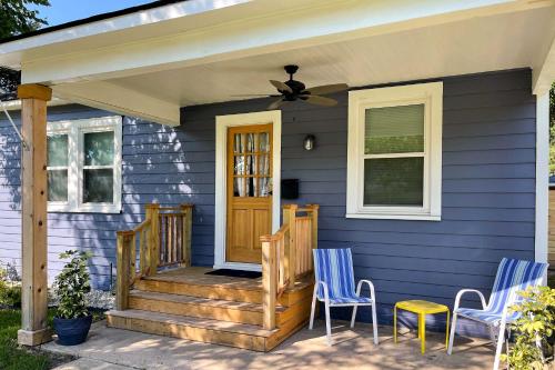 Central Cottage with Grill, 1 Mi to Cajun Field in Lafayette, USA