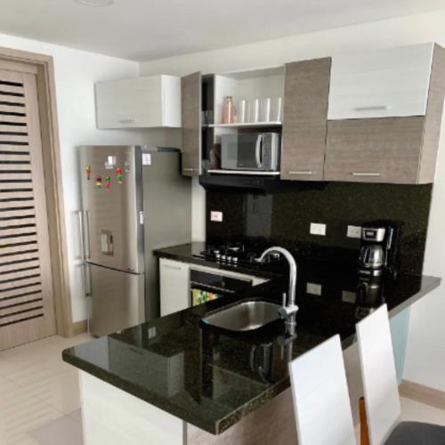 Kitchen, Apartamento Moderno con Vista al Mar en Bocagrande Cartagena in El Laguito