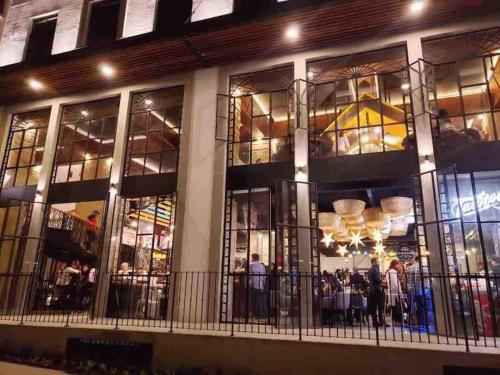 Restaurante, Apartamento moderno 2 habitaciones y 2 baños area Cayala y Embajada USA (Apartamento moderno 2 habitaciones y 2 banos area Cayala y Embajada USA) in Zona 16