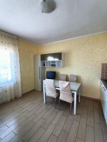 2 bedrooms, 3 beds