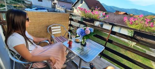 Erkély/terasz, Sunce in Bajina Basta