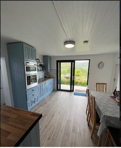 Entire Cottage The Nest, Omeath near Carlingford in Ballymascanlan