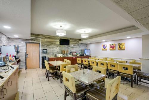 Best Western Waukesha Grand