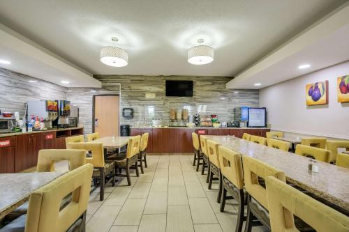Best Western Waukesha Grand in Pewaukee, USA