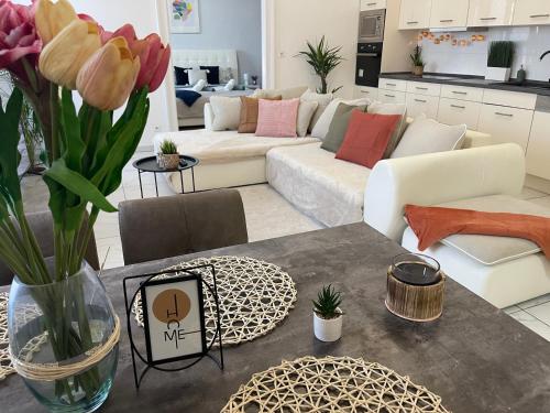 Luxury Riverside Panorama Apartment