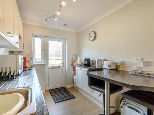 Marlow - image 13
