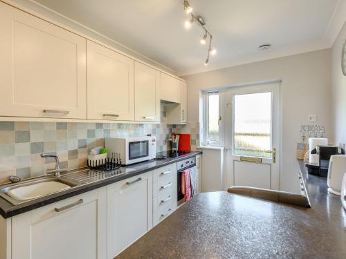 Marlow - image 10