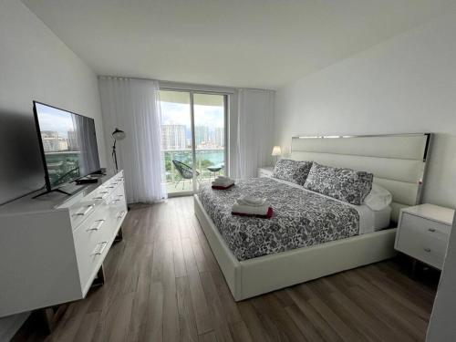 Breathtaking ocean view! 15th floor in Spiaggia Golden Beach