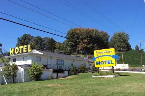 Dixie Plaza Motel - image 3