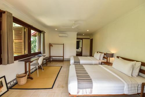 2 twin beds