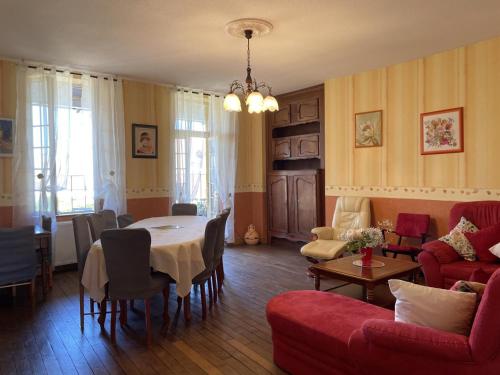 Belle maison bourbonnaise du 18e siècl au cœur d'un village pittoresque avec jardin - FR-1-489-387 (Belle maison bourbonnaise du 18e siecl au cœur d'un village pittoresque avec jardin - FR-1-489-387) in Bourbon-Lancy