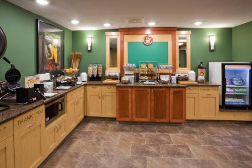 霍利套房阿美瑞辛酒店