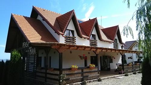 Pensiunea Maya in Simbata De Sus