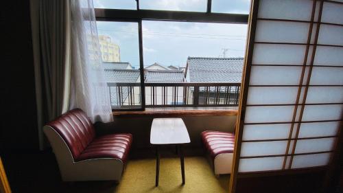 ゲストハウス　華屋 guest house HANAYA）
