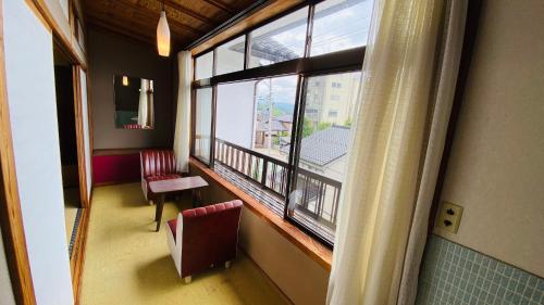 ゲストハウス　華屋 guest house HANAYA）