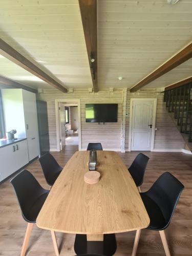 設施, Rubikių Meldynas Anykščiai (Rubikiu Meldynas Anyksciai) in 魯比基埃