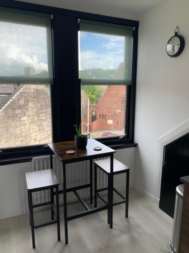 Instalaciones, Lovely 2 Bedroom Apartment in Central Location in Greenock