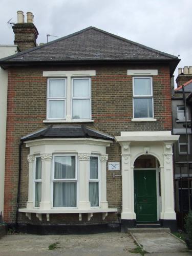 Cedars House Hotel - image 14