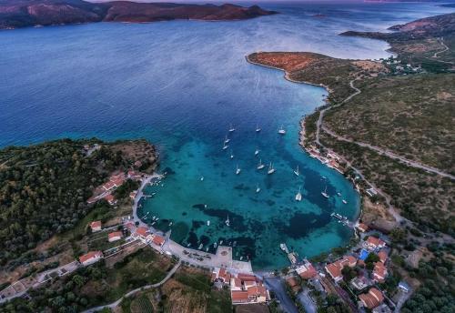 Merabello Beach House in Posidonio