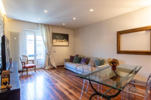 Porta Venezia- design apartment, 2-bedrooms, Netflix, wifi, Mediolan