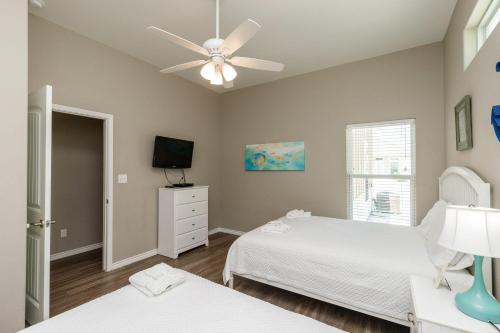Village by the Beach B923K by Padre Escapes - image 11