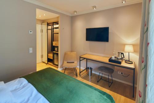Hotel Orangerie - image 12