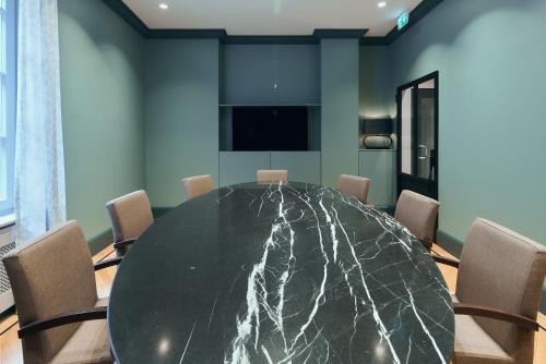 Hotel Orangerie - image 11