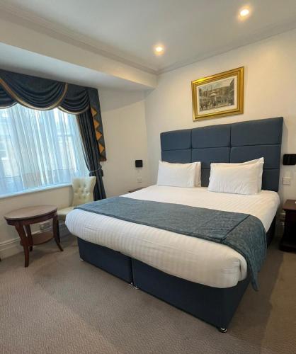 1 queen bed