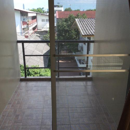 The State Apartment – Bangkok, NY