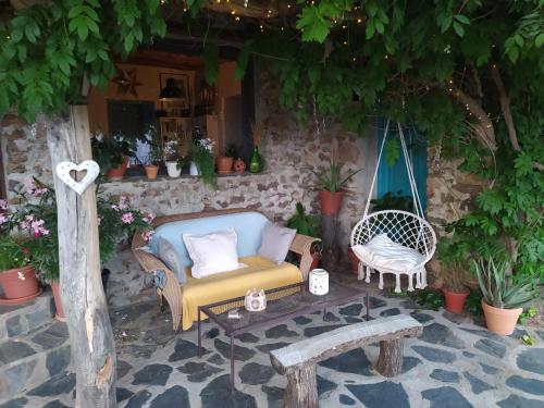Cortijo La Chaparra 20 minute mountain drive up unmade roads above Lanjaron BnB Lanjarón