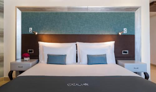 AX The Palace - image 3