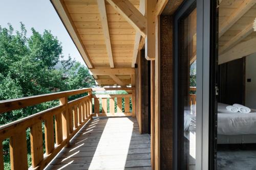 Le Petit Chalet de Montriond near Restaurant Le Petit Coq