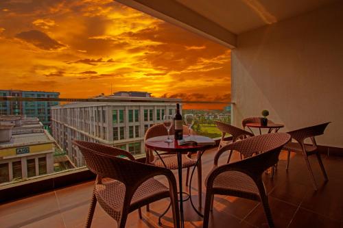 코타키나발루 AJ 스위트 앳 로프트 이마고 KK (AJ Suites @ Loft Imago KK) 4성급 게스트하우스 레스토랑