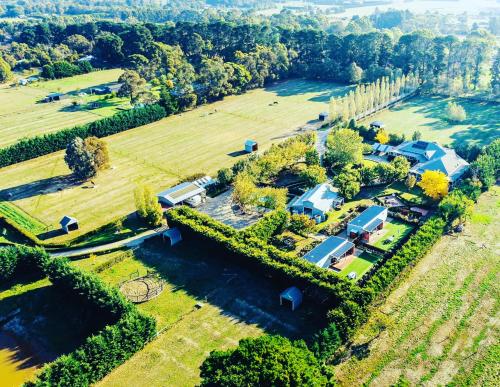 Farm Stay HARMONY Cottage at Wilindi Estate in Hastings / Tyabb