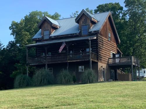 Rustic & private log cabin in Whitesburg (pet friently) - Bulls Gap