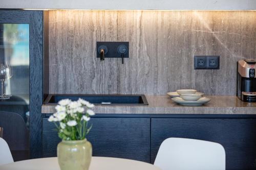Aristea Hotel - image 12