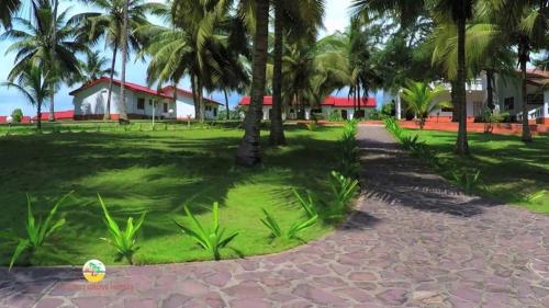 Have, Coconut Grove Beach Resort in Elmina