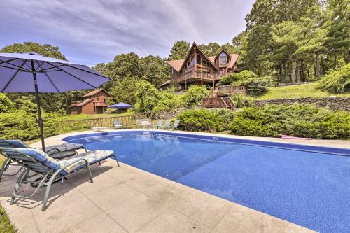 Private Guest House with Deck and Spectacular Views! - Uncasville