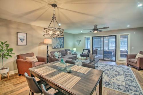 Hot Springs Village Abode with Deck, Grill and Sunroom in Hot Springs Village, USA