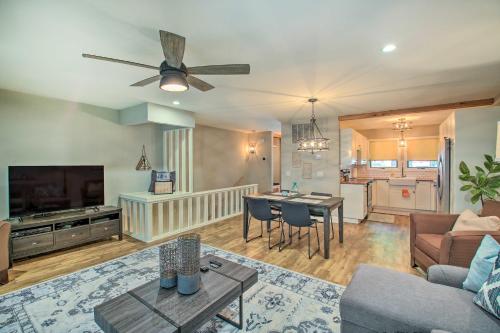 Hot Springs Village Abode with Deck, Grill and Sunroom in Hot Springs Village, USA