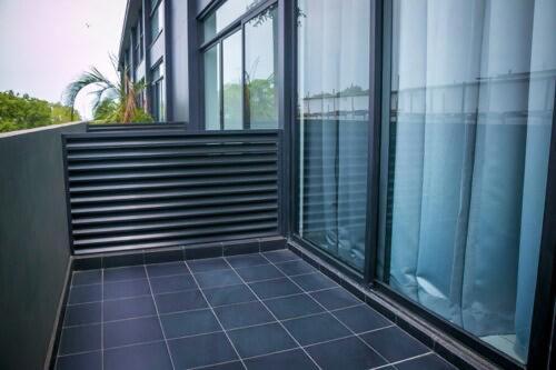Embassy Gardens Deluxe — Photo 4