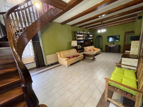 House by the river in Poljana