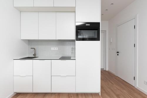 Brand New and Modern 1BDR Apartment Brand New and Modern 1BDR Apartment