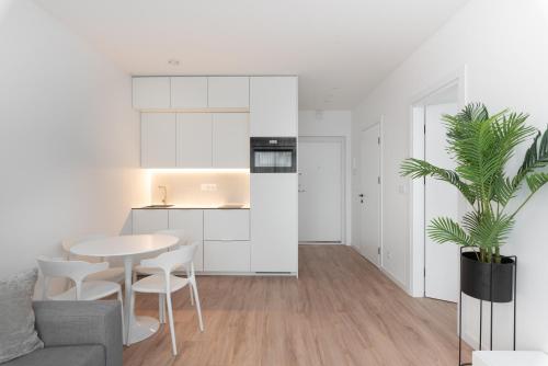 Brand New and Modern 1BDR Apartment Brand New and Modern 1BDR Apartment