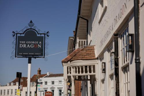 Pohled zvenku, The George & Dragon in Westerham