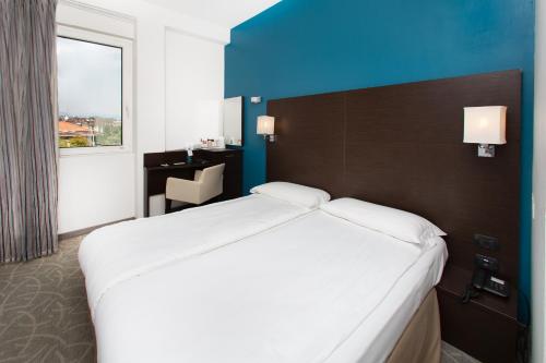 1 queen bed