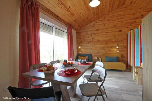 gîte et chambres d'hôtes (gite et chambres d'hotes) in Лаласель