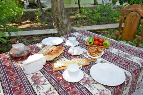 Forest Hills – Yerevan