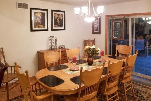 Big Bass Lake House with Resort Amenities! - image 7